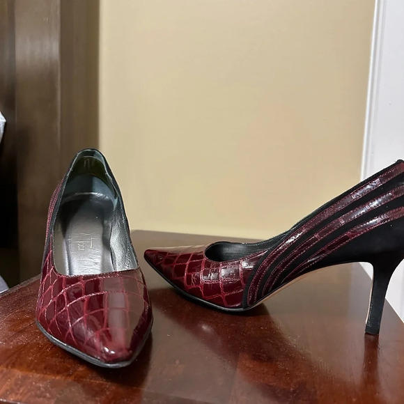 Roberto Capucci  pumps is size 7.5 great condition - Picture 8 of 9